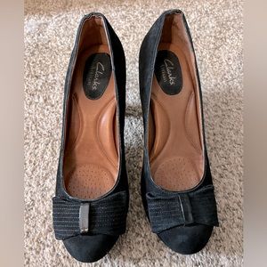 Clarks “Artisan” Suede Heels size 8